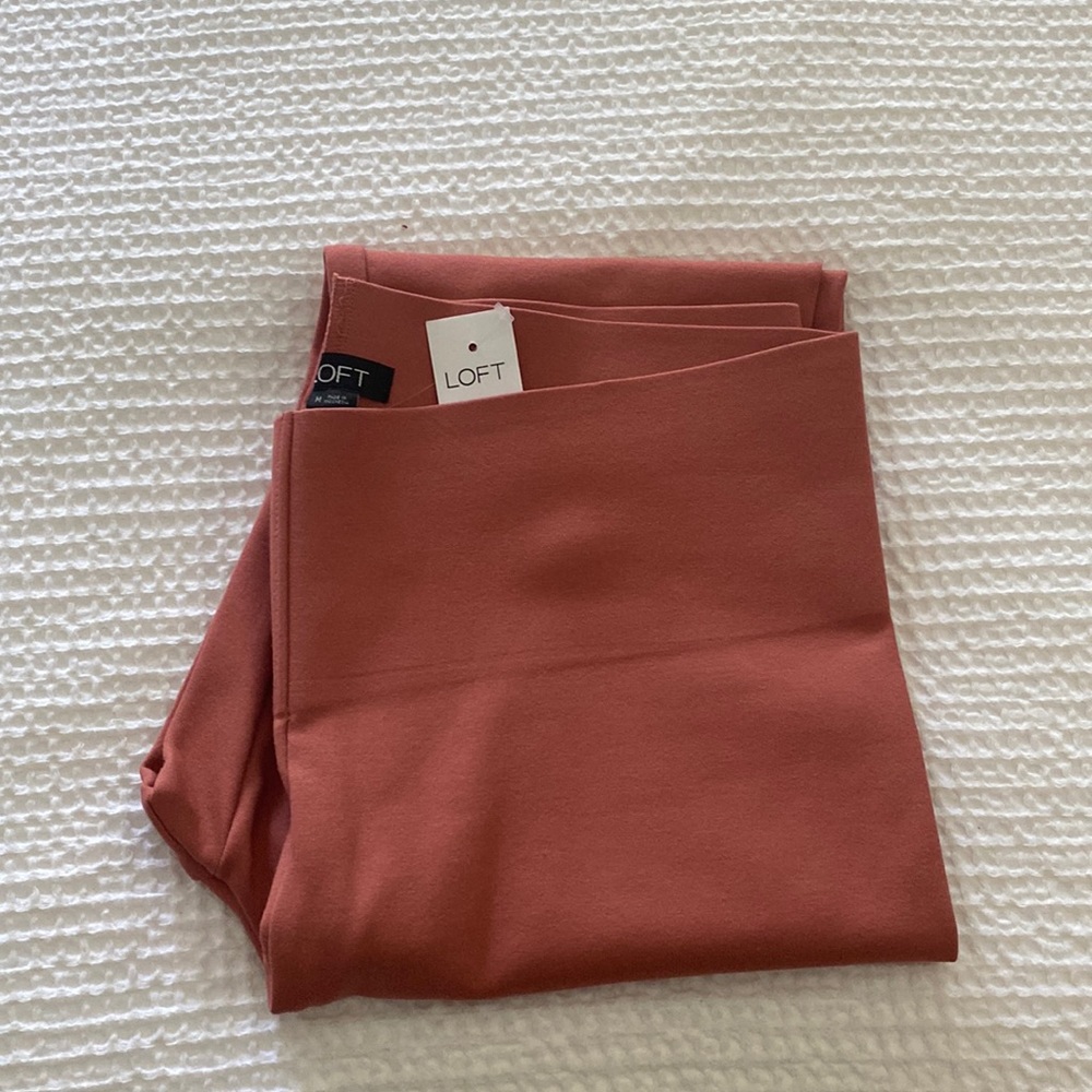 LOFT Coral sleek front leggings